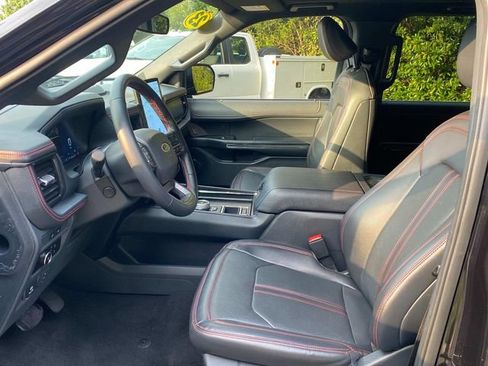 Used 2023 Ford Expedition Limited RWD image 11