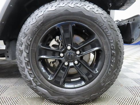 Used 2023 Jeep Wrangler Unlimited Sahara image 8