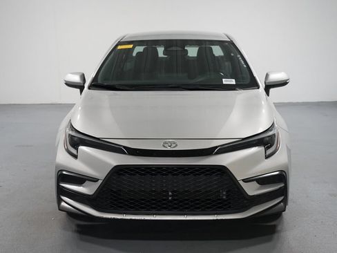 Used 2024 Toyota Corolla SE FWD image 2