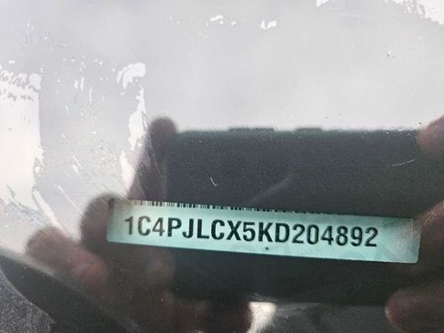 Used 2019 Jeep Cherokee Latitude w/ Popular Appearance Group image 29