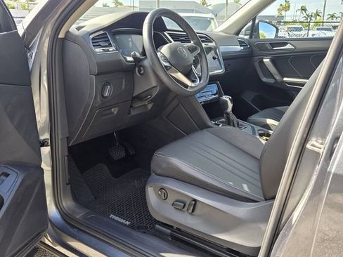 Certified 2023 Volkswagen Tiguan SE FWD image 13