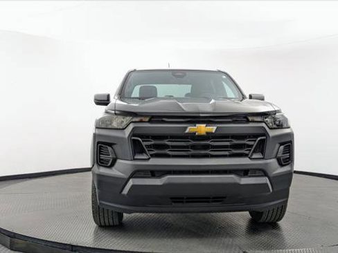 Used 2024 Chevrolet Colorado W/T RWD image 12