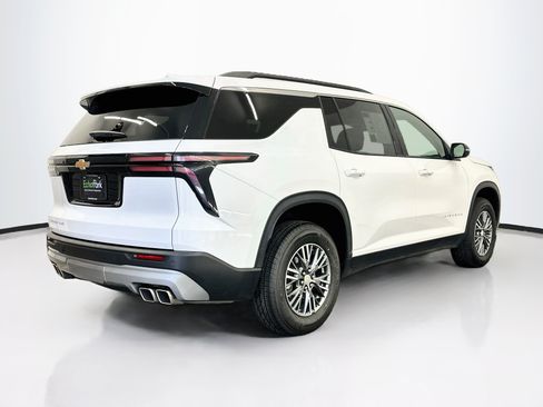 Used 2025 Chevrolet Traverse LT AWD/4WD image 9