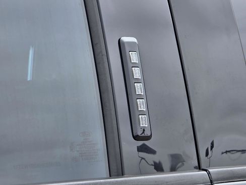 Used 2017 Ford F150 XLT w/ Equipment Group 302A Luxury AWD/4WD image 46