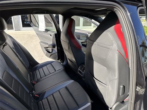 Used 2022 Volkswagen GTI SE image 34