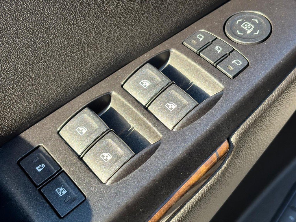Used 2020 Chevrolet Tahoe LT AWD/4WD image 24