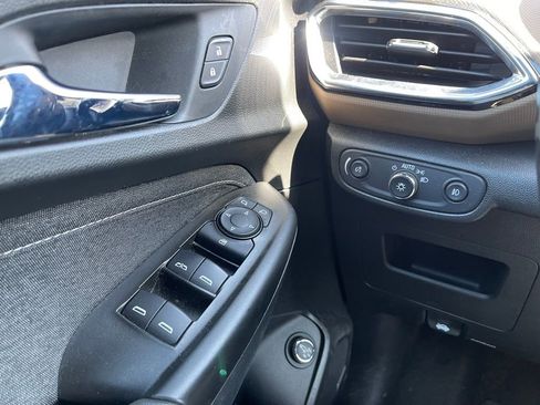 Used 2021 Chevrolet TrailBlazer ACTIV w/ Sun and Liftgate Package image 12