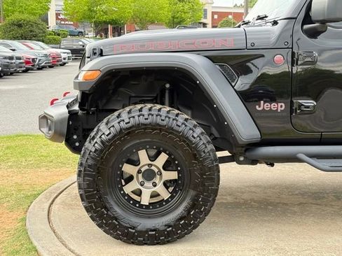 Used 2023 Jeep Gladiator Rubicon w/ Cold Weather Group AWD/4WD image 12