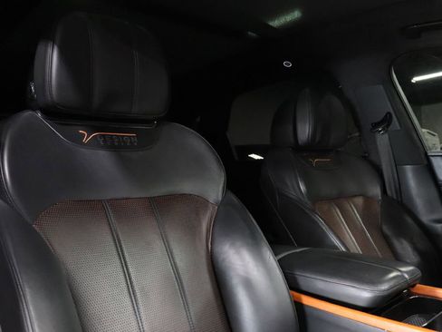 Used 2020 Bentley Bentayga Design Series image 29
