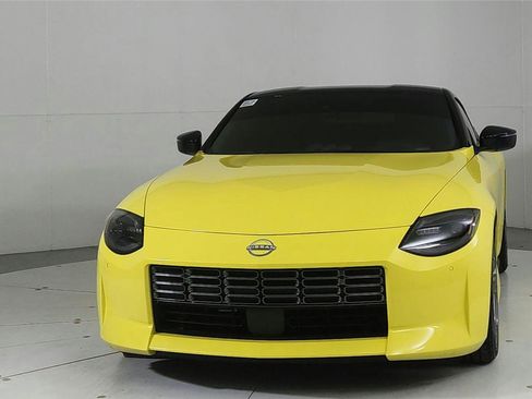 Certified 2024 Nissan Z Sport w/ Floor Mat Package RWD image 2