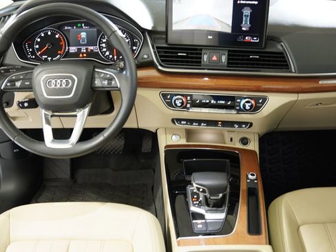 Used 2021 Audi Q5 2.0T Premium image 11
