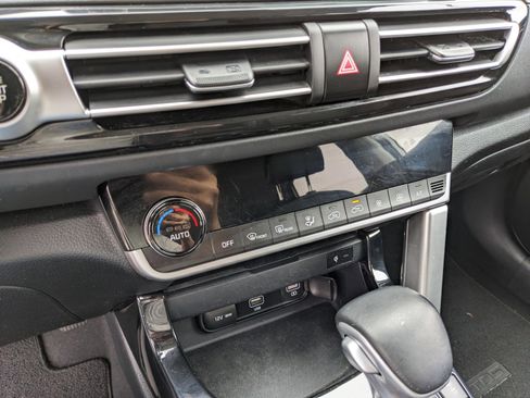 Used 2021 Kia Seltos SX w/ SX Sunroof Package image 22