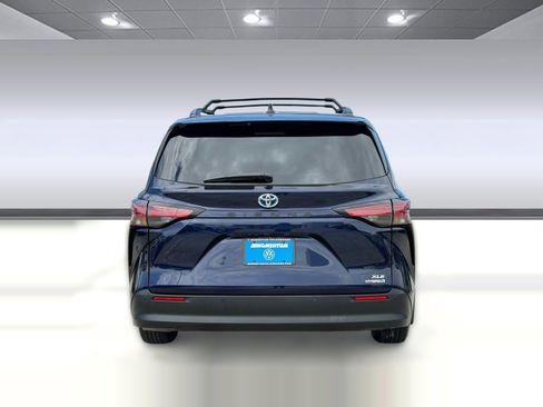 Used 2022 Toyota Sienna XLE FWD image 10