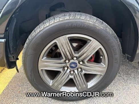 Used 2015 Ford F150 XLT w/ Equipment Group 302A Luxury AWD/4WD image 4