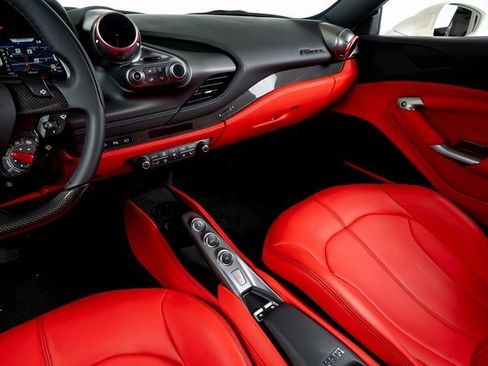 Used 2021 Ferrari F8 Tributo image 27