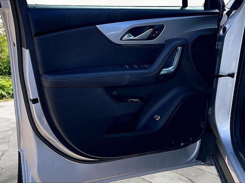 Used 2020 Chevrolet Blazer LT FWD image 19