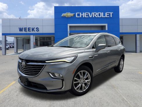 Used 2023 Buick Enclave Essence w/ Experience Buick Package FWD image 1
