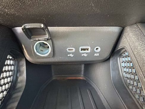 Used 2022 Chevrolet TrailBlazer LT w/ Confidence II Package FWD image 30
