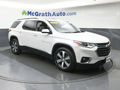 Used 2019 Chevrolet Traverse LT w/ LT Premium Package AWD/4WD image 2