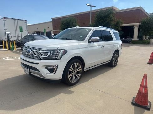 Used 2021 Ford Expedition Platinum RWD image 2