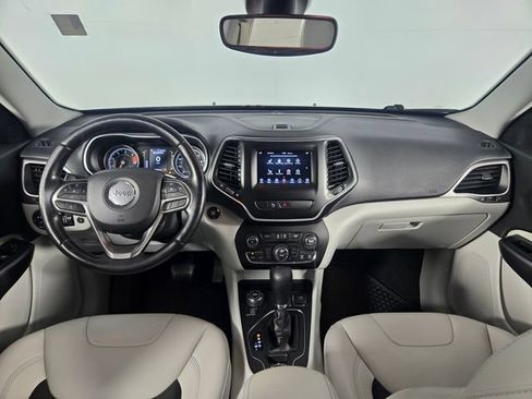 Used 2020 Jeep Cherokee Latitude Plus w/ Comfort/Convenience Group AWD/4WD image 26