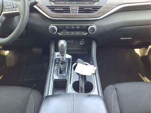 Used 2023 Nissan Altima 2.5 SV FWD image 10
