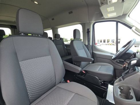 Used 2025 Ford Transit 350 XLT RWD image 18