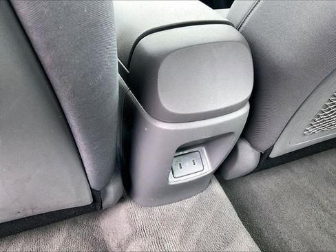 Used 2025 Hyundai Elantra SEL FWD image 28