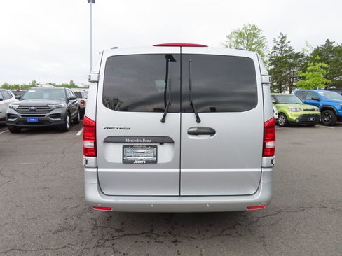 Used 2016 Mercedes-Benz Metris Passenger image 8