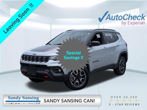 Used 2024 Jeep Compass Trailhawk AWD/4WD image 1
