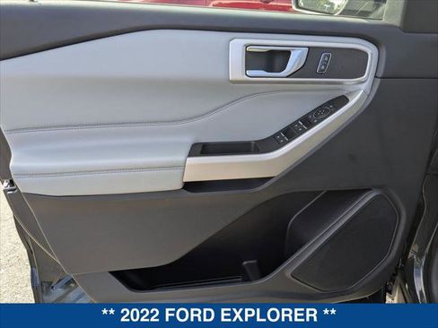 Certified 2022 Ford Explorer XLT w/ Equipment Group 202A image 7