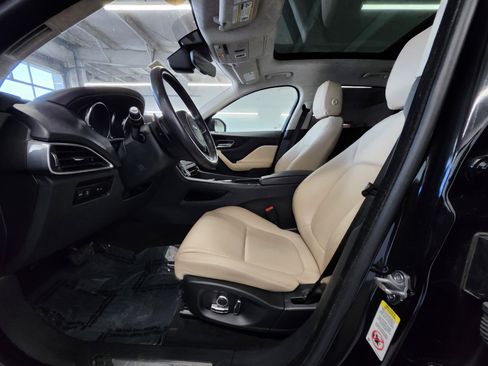 Used 2020 Jaguar F-PACE Premium image 21