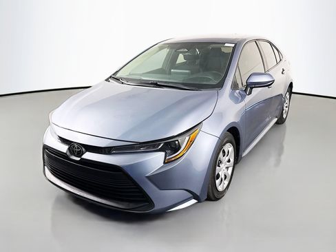 Used 2023 Toyota Corolla LE image 4