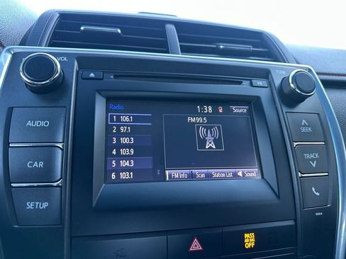 Used 2016 Toyota Camry SE image 17