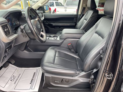 Used 2024 Ford Expedition XLT image 4