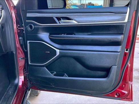 Used 2023 Jeep Wagoneer Series III w/ Rear Seat Video Group 1 image 21