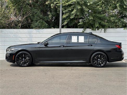 Used 2022 BMW 750Li xDrive AWD/4WD image 13