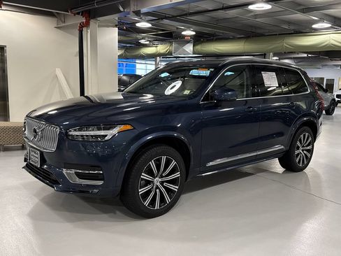 Certified 2025 Volvo XC90 B6 Plus AWD/4WD image 5