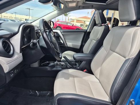 Used 2017 Toyota RAV4 Limited AWD/4WD image 17