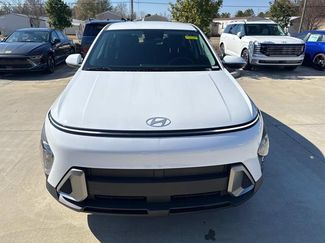 New 2026 Hyundai Kona SE FWD video 2