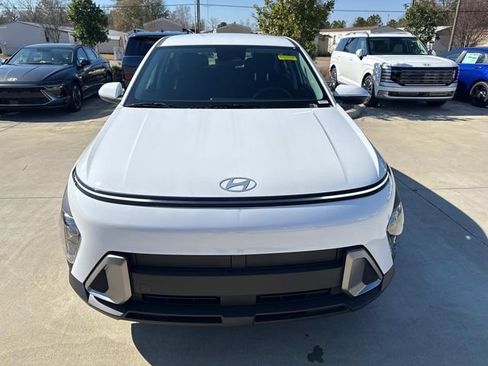 New 2026 Hyundai Kona SE FWD image 2