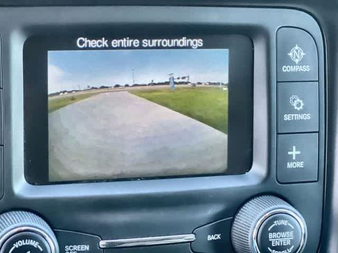 Used 2018 Jeep Cherokee Latitude FWD image 26