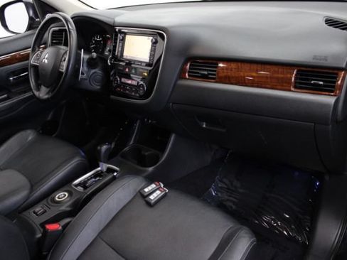 Used 2014 Mitsubishi Outlander GT AWD/4WD image 27