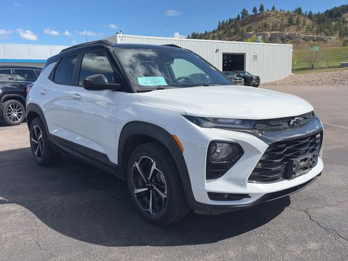 Certified 2023 Chevrolet TrailBlazer RS w/ Sun and Liftgate Package AWD/4WD image 4