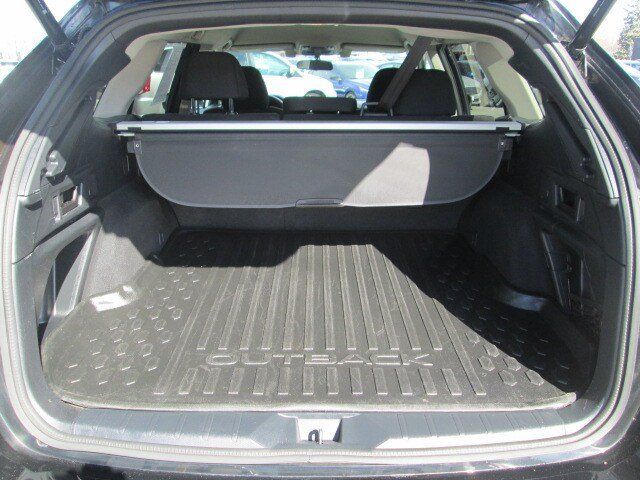 Used 2022 Subaru Outback Premium AWD/4WD image 12