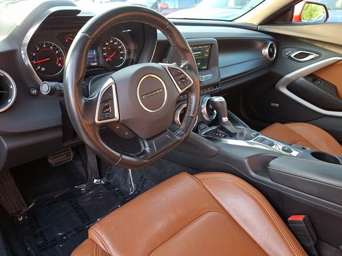 Used 2019 Chevrolet Camaro LT RWD image 11