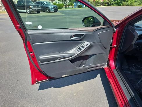 Used 2019 Toyota Avalon XLE FWD image 37