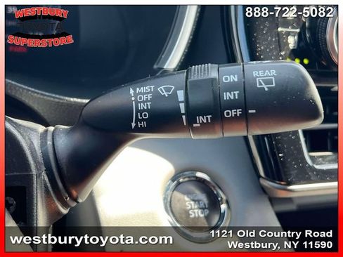 Used 2023 Toyota Highlander Limited AWD/4WD image 31