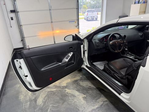 Used 2007 Pontiac G6 GT w/ Premium Package FWD image 8