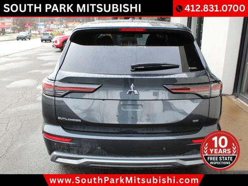 New 2026 Mitsubishi Outlander SE image 8